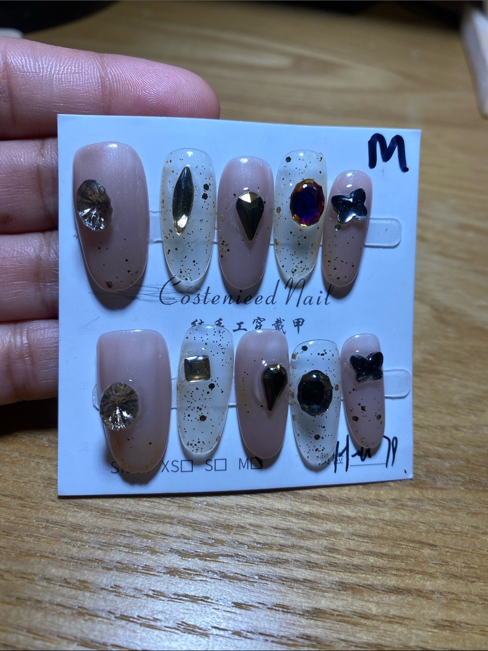 Press-on Nails SIZE MEDIUM